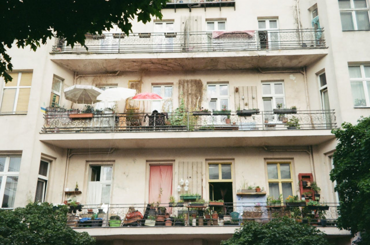 „Nem vagyok rasszista, de…” – Mit mutat a számokban a romák albérletpiaci hátránya? Egy friss kutatás elemzése