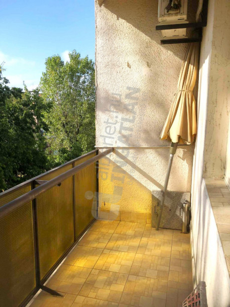 Félhold utca Félhold utca