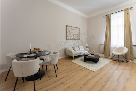 Holló utca Holló utca