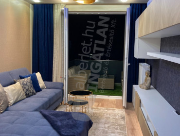 Corvin sétány-budapest-viii-kerulet-corvin-setany_4.jpg