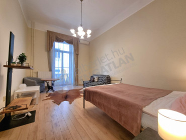 Váci utca-budapest-v-kerulet-vaci-utca_2.jpg