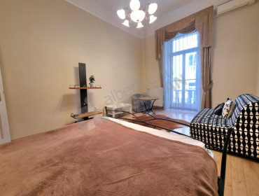 Váci utca-budapest-v-kerulet-vaci-utca_7.jpg