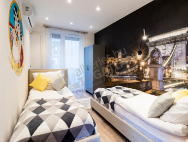 Corvin sétány-budapest-viii-kerulet-corvin-setany_4.jpg