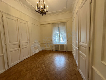 Alkotmány utca-budapest-v-kerulet-alkotmany-utca_10.jpg