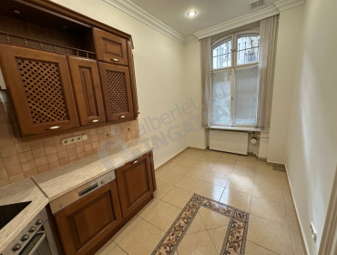 Alkotmány utca-budapest-v-kerulet-alkotmany-utca_15.jpg