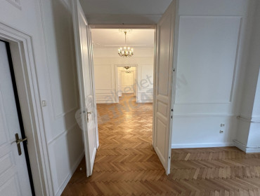 Alkotmány utca-budapest-v-kerulet-alkotmany-utca_8.jpg