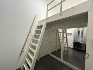 II. János Pál pápa tér-budapest-viii-kerulet-ii-janos-pal-papa-ter_5.jpg