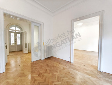 Lőrinc pap tér-budapest-viii-kerulet-lorinc-pap-ter_17.jpg