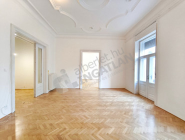 Lőrinc pap tér-budapest-viii-kerulet-lorinc-pap-ter_24.jpg