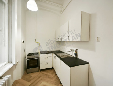 Lőrinc pap tér-budapest-viii-kerulet-lorinc-pap-ter_26.jpg