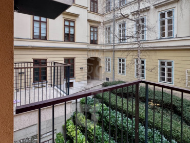 Országház utca-budapest-i-kerulet-orszaghaz-utca_7.jpg