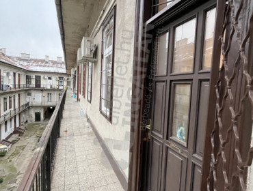 II. János Pál pápa tér-budapest-viii-kerulet-ii-janos-pal-papa-ter_11.jpg