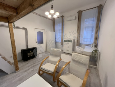 II. János Pál pápa tér-budapest-viii-kerulet-ii-janos-pal-papa-ter_2.jpg