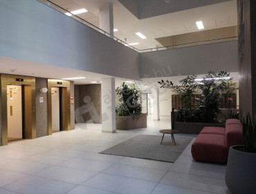 Corvin sétány-budapest-viii-kerulet-corvin-setany_8.jpg