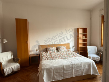 Kosztolányi Dezső tér-budapest-xi-kerulet-kosztolanyi-dezso-ter_3.jpg