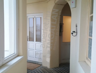 Kosztolányi Dezső tér-budapest-xi-kerulet-kosztolanyi-dezso-ter_11.jpg