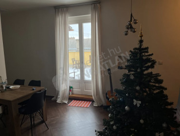 Kosztolányi Dezső tér-budapest-xi-kerulet-kosztolanyi-dezso-ter_5.jpg