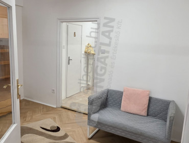 Harminckettesek tere-budapest-viii-kerulet-harminckettesek-tere_4.jpg