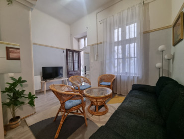 Országház utca-budapest-i-kerulet-orszaghaz-utca_14.jpg