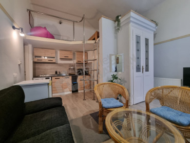 Országház utca-budapest-i-kerulet-orszaghaz-utca_7.jpg