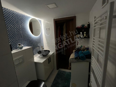 Jókai tér-budapest-vi-kerulet-jokai-ter_10.jpg