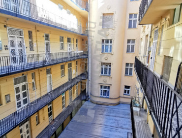 Károly körút-budapest-vii-kerulet-karoly-korut_19.jpg