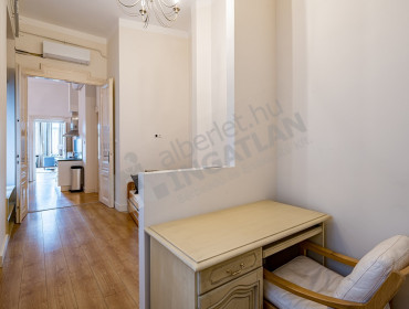 Váci utca-budapest-v-kerulet-vaci-utca_10.jpg