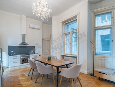 Váci utca-budapest-v-kerulet-vaci-utca_13.jpg