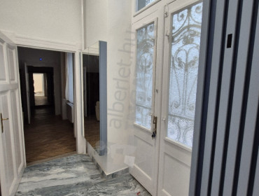 Váci utca-budapest-v-kerulet-vaci-utca_2.jpg