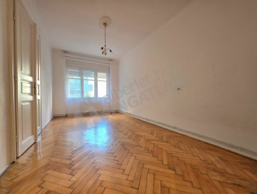 Fő utca-budapest-i-kerulet-fo-utca_10.jpg