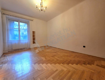 Fő utca-budapest-i-kerulet-fo-utca_9.jpg