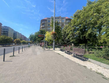 Kosztolányi Dezső tér-budapest-xi-kerulet-kosztolanyi-dezso-ter_9.jpg