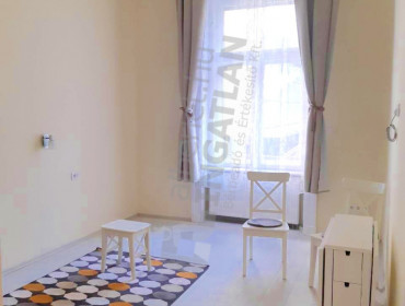 Falk Miksa utca-budapest-v-kerulet-falk-miksa-utca_1.jpg